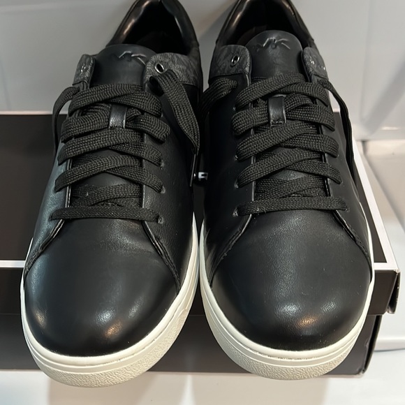 MICHAEL KORS  NEW DRESS SNEAKERS SIZE US 11.5 IMPECCABLE AND FLAWLESS. - Picture 2 of 14